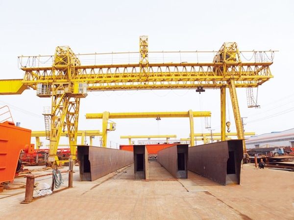 雙主梁桁架門(mén)式起重機(jī)
